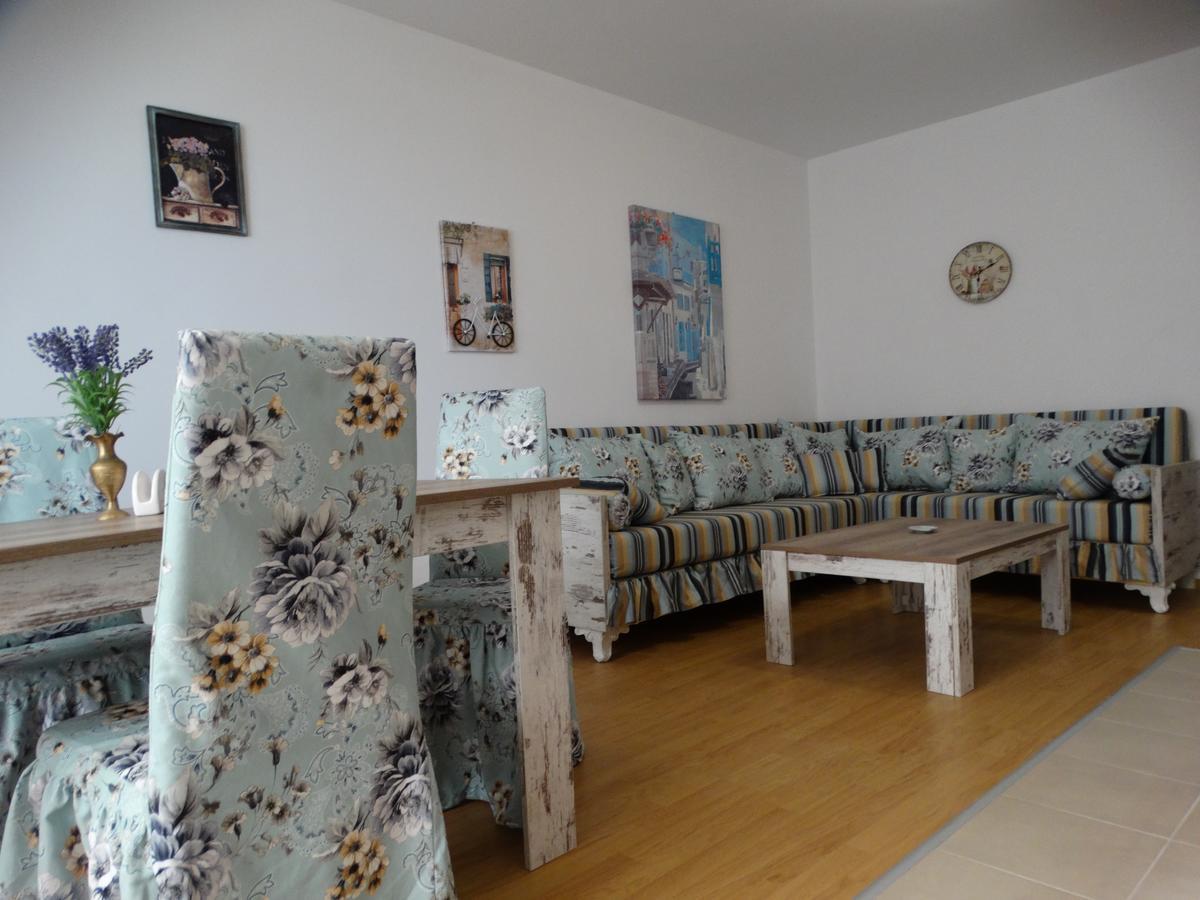 Lora Boutique Apartment Pomorie Exterior photo